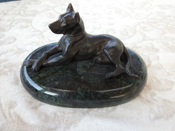 Bronz kutya DOG  szobor márvány talapzaton - dobozával