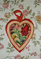 Old, hand-embroidered matyó pattern pincushion. 10 X 9 cm
