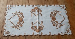 Embroidered tablecloth, centerpiece, runner 40 x 21 cm.