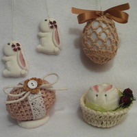 Húsvéti 5 darabos dekor szett 6 cm-es horgolt tojásokkal
