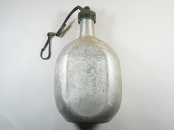 Régi katonai honvédségi néphadsereg kulacs, alu alumínium