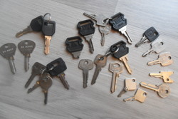 Vintage car keys izs azlk lic. Neiman p. Journee france jma key