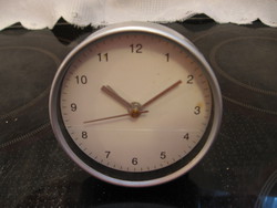 Vetro round alarm clock