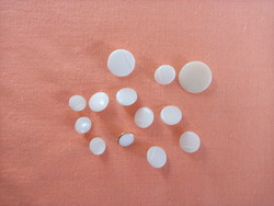 Beautiful mother of pearl button on the back sewing 13 pcs