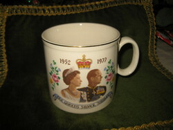 Queen Elizabeth II, jubilee cup with the royal couple 9.5 x 8 cm