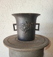 Antique cast iron mortar size 5