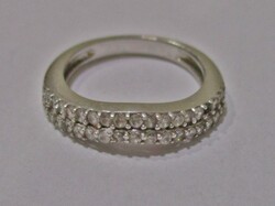 Szépséges  ezüstgyűrű fehér kövekkel