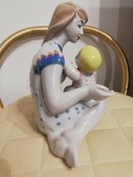 Ukrán polonne porcelán anya gyermekével