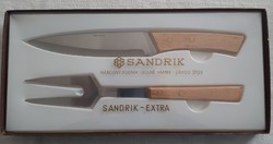 Rozsdamentes Sandrik kés és tálaló villa