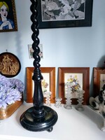 139 cm magas, masszív, feketére festett faragott fa oszlop, lámpatest, gyertyatartó, posztamens (ném