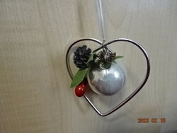 Heart-shaped Christmas ornament with cone and ball. Jokai.