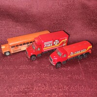 Tűzoltó autók és egy busz egyben