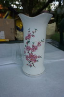 Egy virágmintás Aquincum porcelán virágváza eladó.