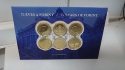 75 éves a forint 6 x 5 forint - MNB rolniból  UNC érmék gyűjtőmappában