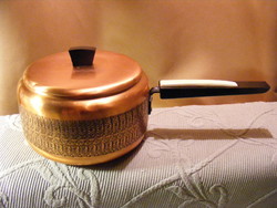 Retro handle foot with lid with convex pattern