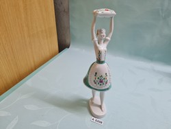 A0208 Hollóházi párna tartó nő 28 cm