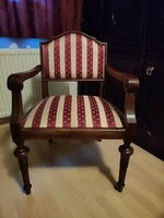 Karfás szék
