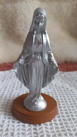 Vintage ezüst színű Mária szobor barna alapon, magassága: 15 cm, alap: 7,5 X 5,5 cm.