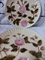 Rózsás majolika tányérok,sérültek