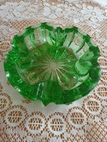 Zöld színű üveg hamutál