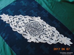 POINT LACE gazdag,sűrű virág minták 86 x32 cm