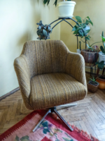 Gyönyörű retro forgó club fotel