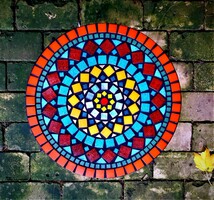 Individual mosaic round table with mandala pattern (02)
