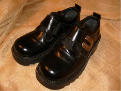 E13 dockers by gerli 40 luxury unisex elegant metallic velcro closure, leather shoes in beautiful condition