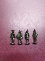 Miniatűr szobrok szép kidolgozású fém harcosok