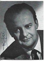 Tito Gobbi operaénekes autográf, dedikált, sajátkezű aláírása fotólapon.