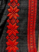Szőtt és hímzett pamut asztali futó (90x34 cm)