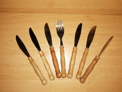 6 stainless wood-handled knives + 1 gift fork