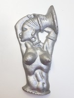 Régi retro afrikai fém falidísz néger szerecsen nő akt art deco jellegű fém fali kép 31,5 cm