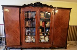 Antique cabinet in good condition