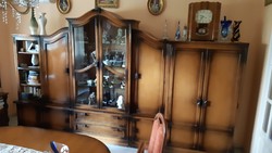 Debrecenben tiszta fa szekrénysor, íróasztal, karosszék