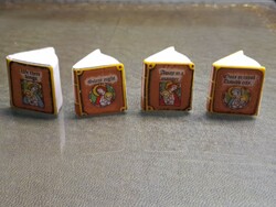 Miniatűr Birchcroft China Great Britain angol porcelán liturgikus dalokkal díszített könyvecskék
