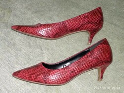 Érdekes női  lábbeli 36-os vörös magas sarkú cipő állatbőr mintával