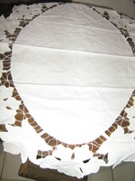 Beautiful vintage white leaf oval riceli tablecloth