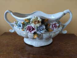 Hatalmas barokkos rózsás füles bordázott halványan lüszter mázas ovális porcelán edény kaspó