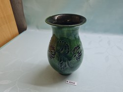 A0250 Zöld mázas virág mintás váza 21 cm