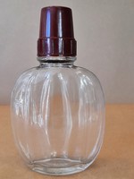 Art Deco laposüveg, zseb-flaska bakelit kupakokkal.