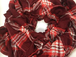Red and white checkered, large-sized crumpled stole, scarf made of gauze-like cotton material