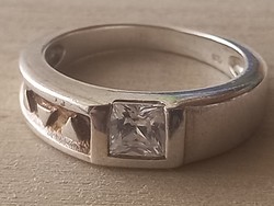 Női köves ezüst gyűrű (16mm)