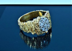 Beautiful, 14k gold ring with brilliant stones!!!