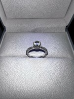Káprázatos fehérarany gyűrű 1.89 ct. természetes gyémánttal