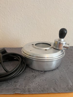 Remoska-style cooking vessel
