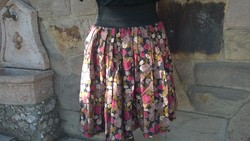 Pretty Italian loose-fitting short skirt with elasticated waist s-m