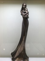 Bronze-coated statue of mother and child 34 cm