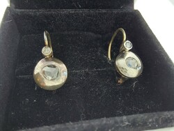 48T.1Ft-ról Antik Magyar Buton Gyémánt(0,4Ct) 14k arany br. 2,43g fülbevaló, kövek ezüst foglalatban