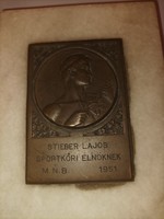 1951-es bronz plakett márvány talapzaton
